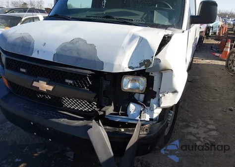 2012 Chevrolet Express 2500 Work Van z USA, uszkodzony, nr VIN 1GCWGFBAXC1105089